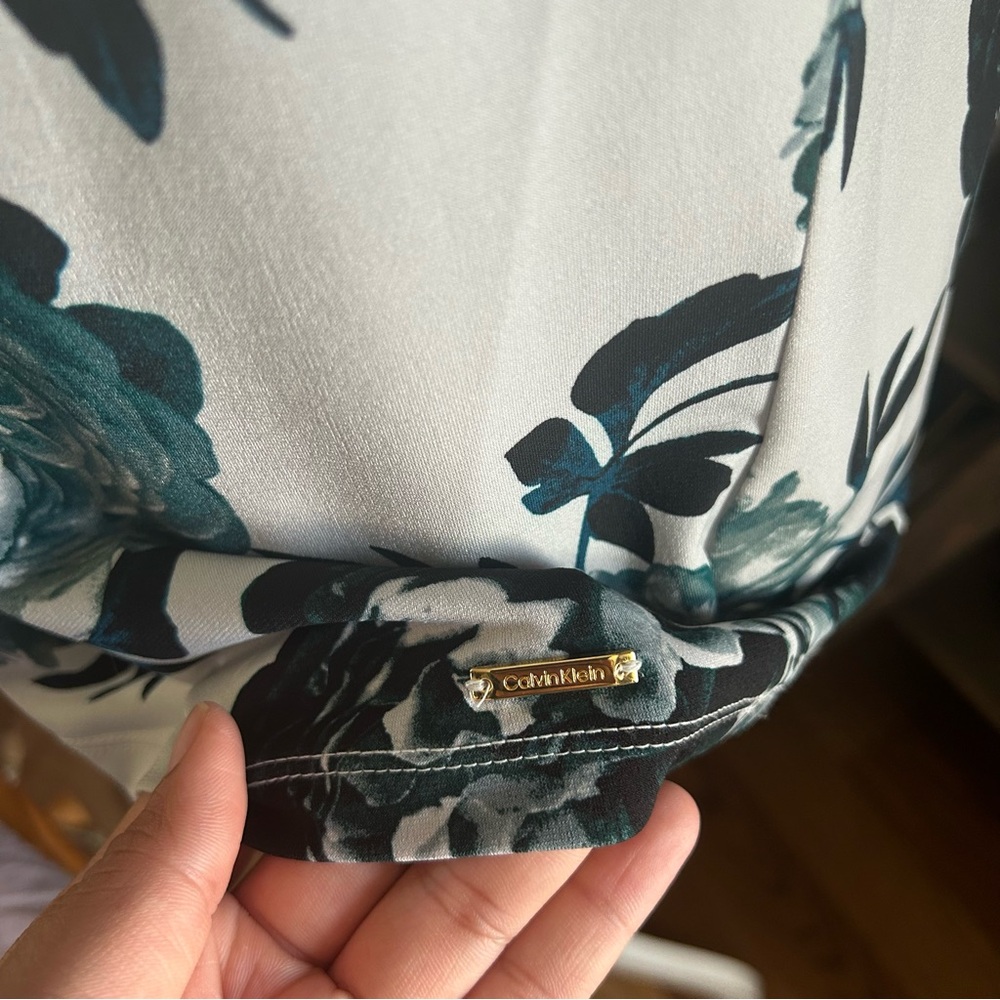 Calvin Klein Teal Floral Sleeveless Blouse - Picture 4 of 9